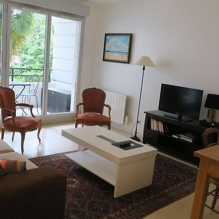 Appartement Confortable Et Au Calme Avec Terrasse Proche Du Metro - Accueil Personnel Лион Экстерьер фото
